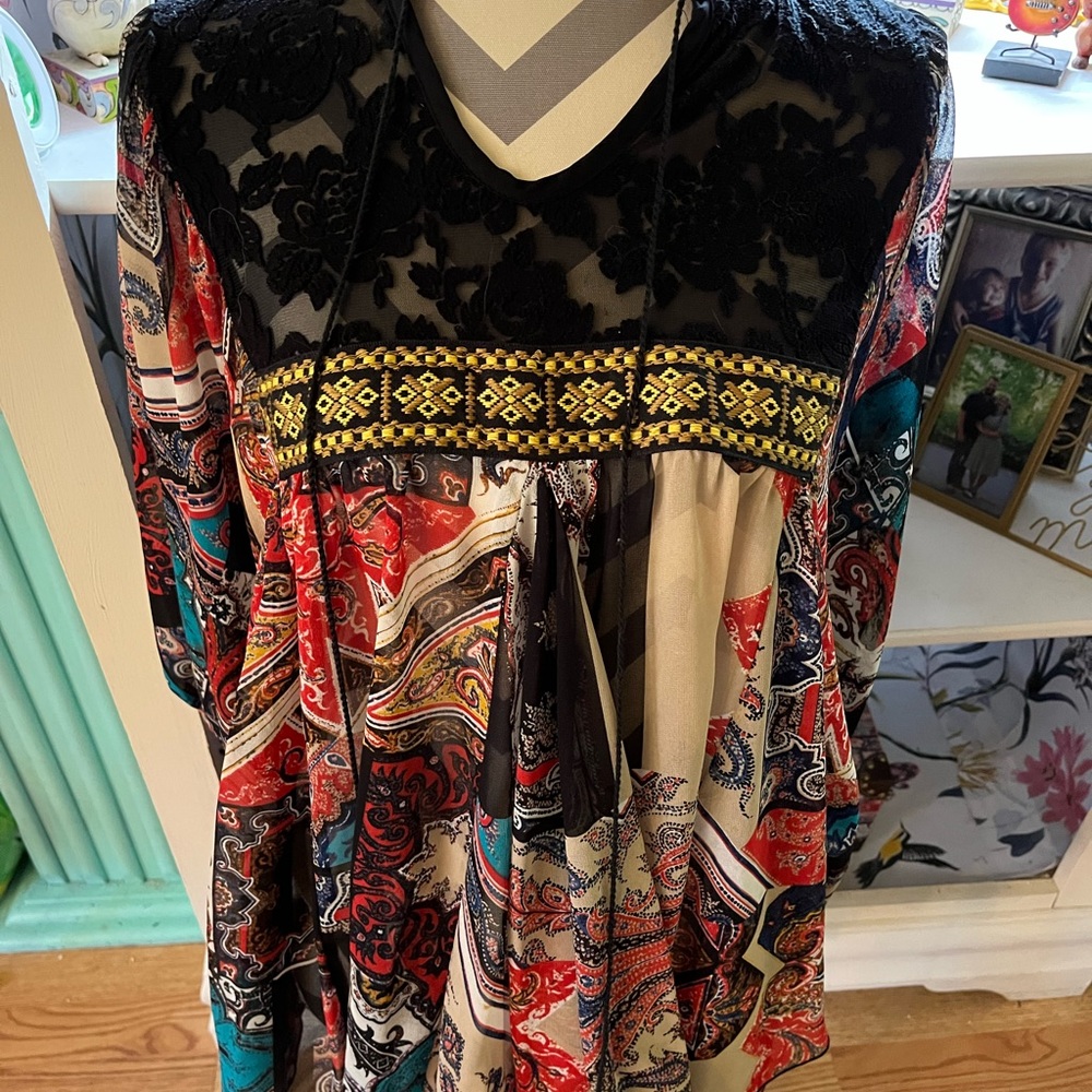 XL Ivy Jane Flowy blouse
